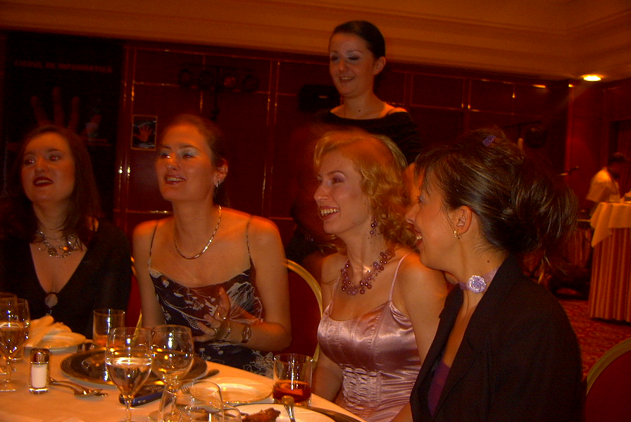 raluca, nico, adana, irina, georgiana 3.JPG